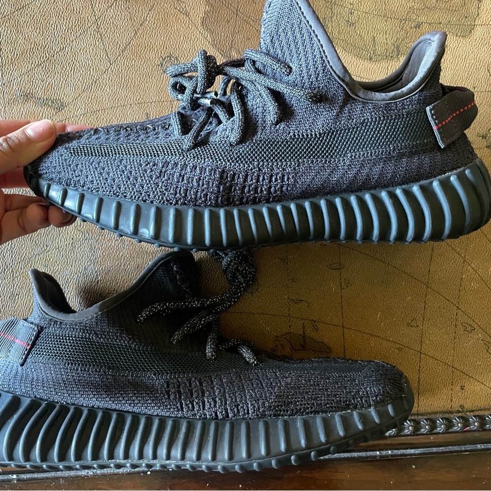 Yeezy boost 350 V2 black
